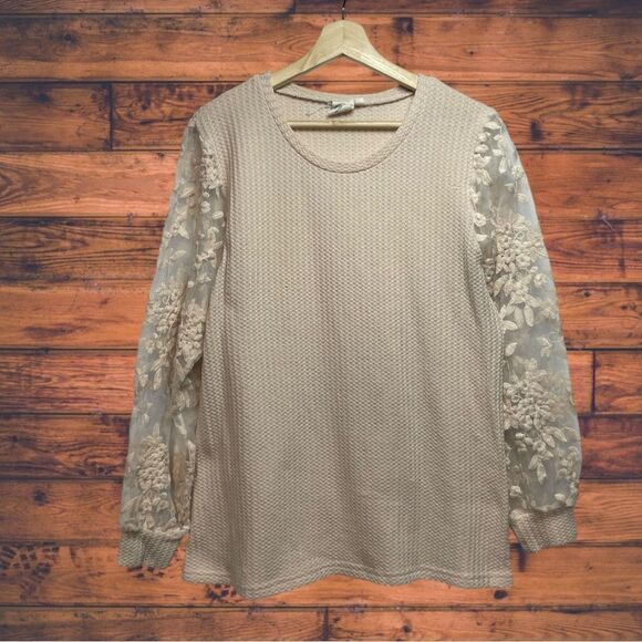 5 for $25🔥Grace & Emma Cream Lace Sleeve Long Sleeve T-Shirt Medium - Picture 1 of 7